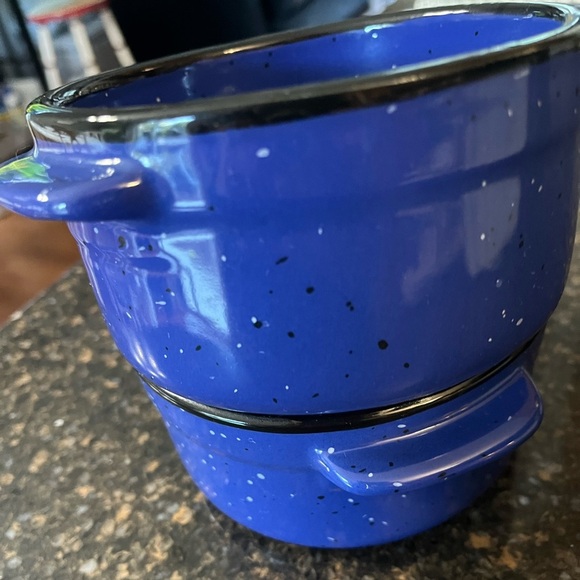 Von Pok & Chang Set of 2 Blue Speckled Black Rim Stoneware Soup/ Chili Bowls - Picture 1 of 5
